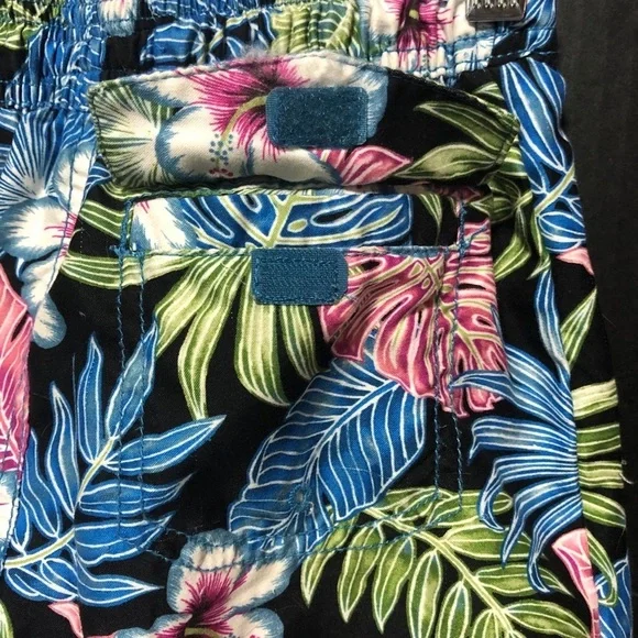 🌅Tommy Bahama Playful Playa Rash Guard Set - Picture 15 of 16